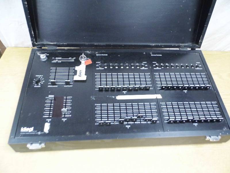 lot 33 image: Kliegl Light Board