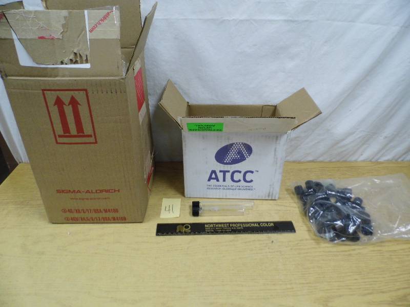 lot 41 image: Test Tubes  Lids