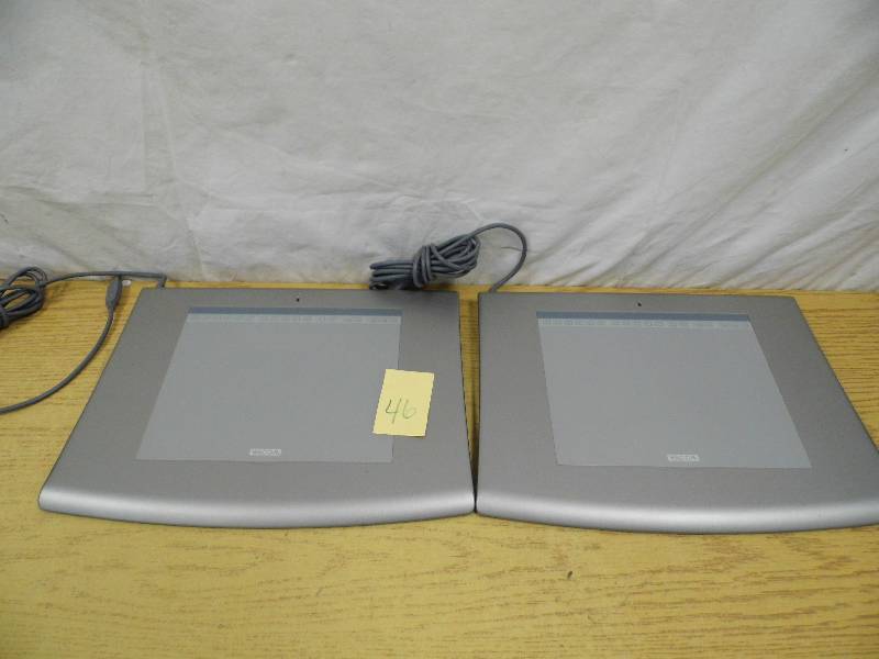 lot 46 image: Lot of 2 Intuos 2 Graphics Tablets