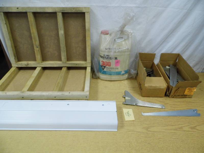 lot 48 image: Light Fixture - Oil - Brackets