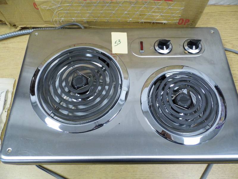 lot 53 image: Thermador Cooktop