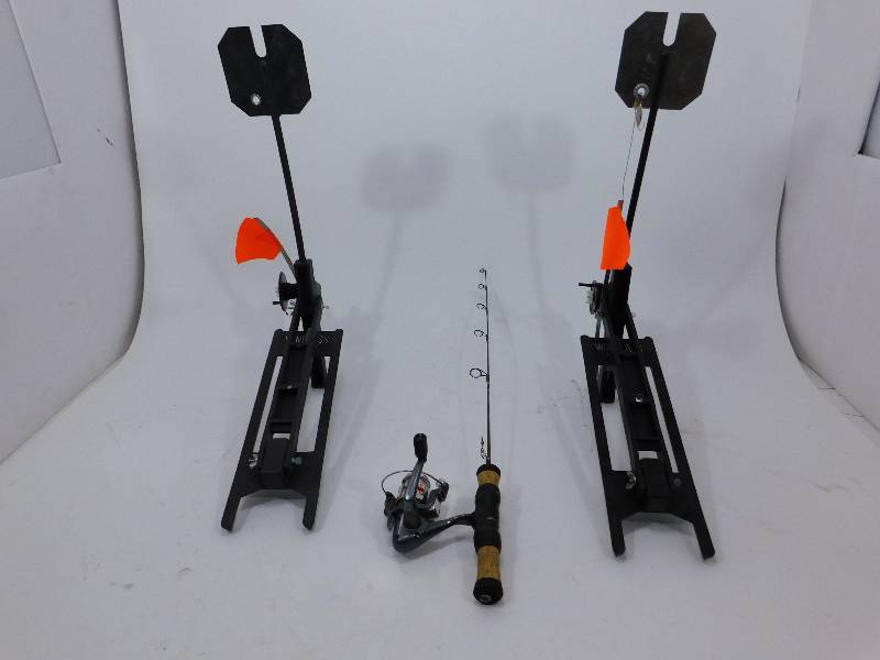 lot 24 image: 3 Ice Fishing Poles