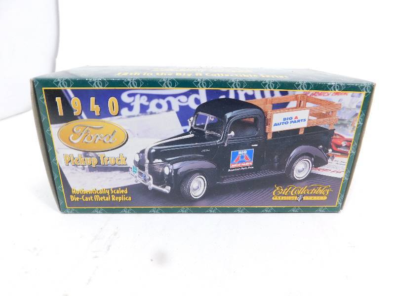 lot 62 image: Ertl 1940 Ford Pickup