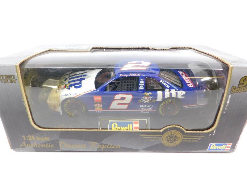 lot 83 image: 1997 Rusty Wallace Revell Diecast