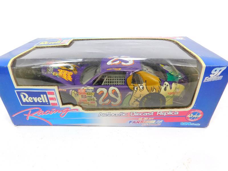 lot 86 image: 1997 Robert Pressley Revell Diecast