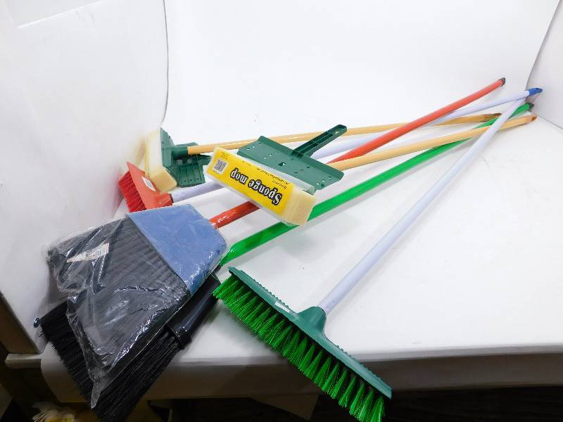lot 51 image: Lot of Mops, Brooms, Brushes
