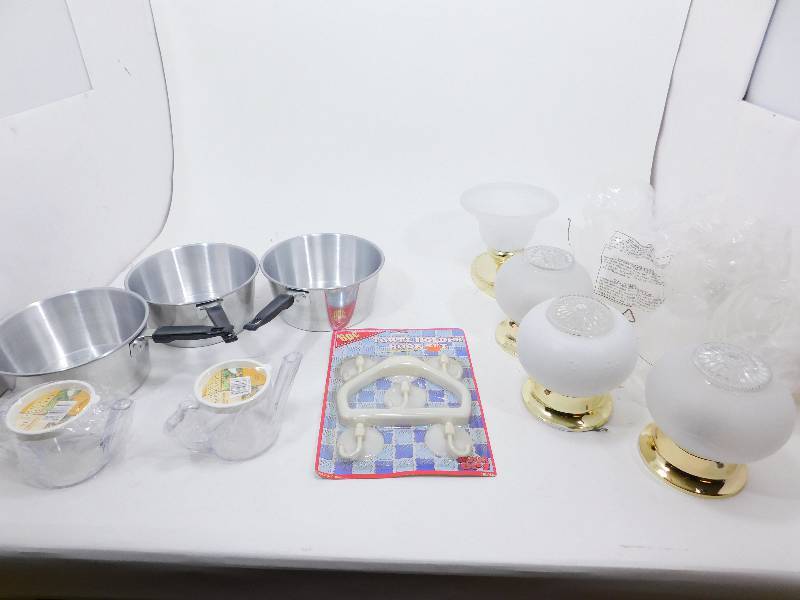 lot 52 image: Lot of Kitchen Items