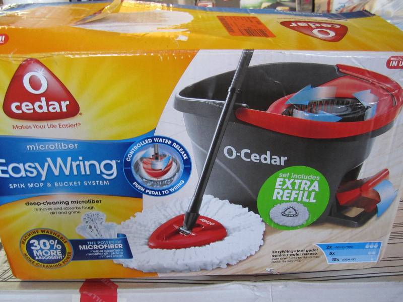 lot 45 image: O Cedar Easy Wring Spin Mop Kit Ope...