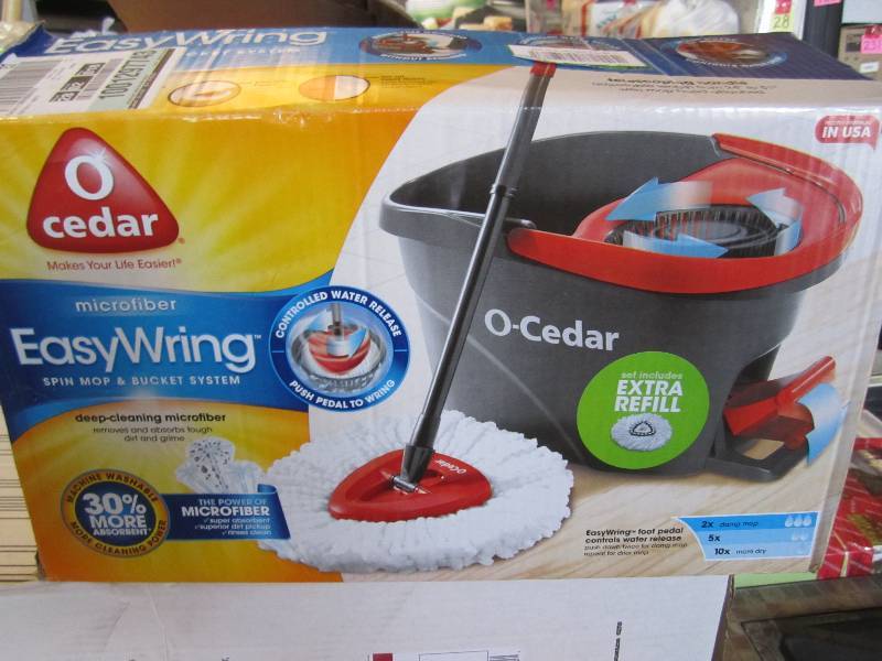 lot 46 image: O Cedar Easy Wring Spin Mop Kit Ope...