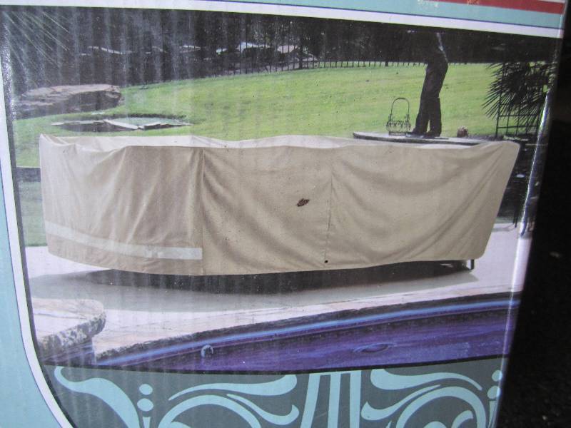 lot 52 image: Patio Armor Deluxe Rectangular Tabl...