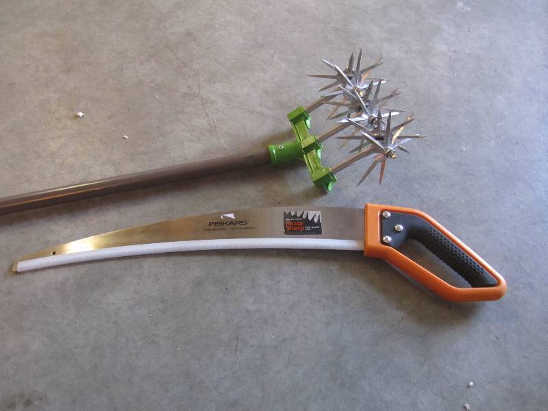 lot 61 image: Fiskars Power Tooth Saw and Ames Ga...