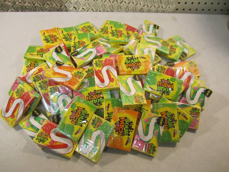 lot 141 image: Big Lot of Stride Sour Patch Gum Pa...