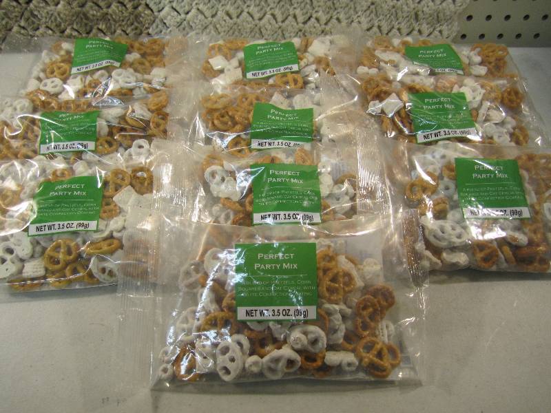 lot 147 image: Lot of 10 Bags Perfect Party Mix Pr...
