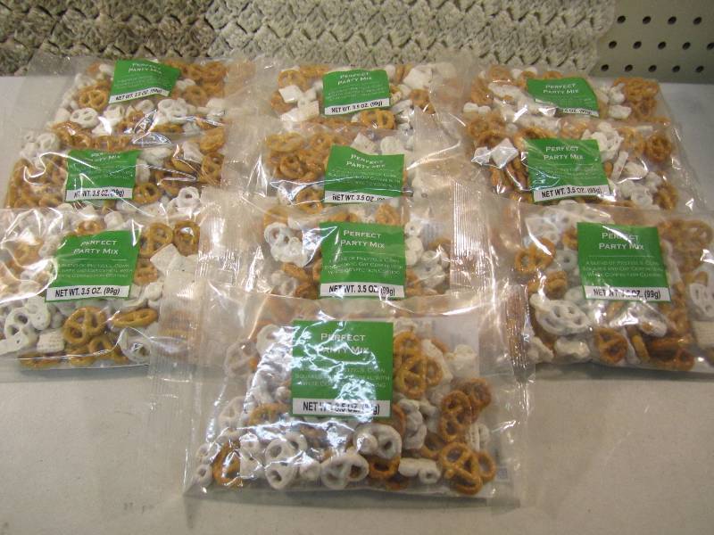 lot 149 image: Lot of 10 Bags Perfect Party Mix Pr...