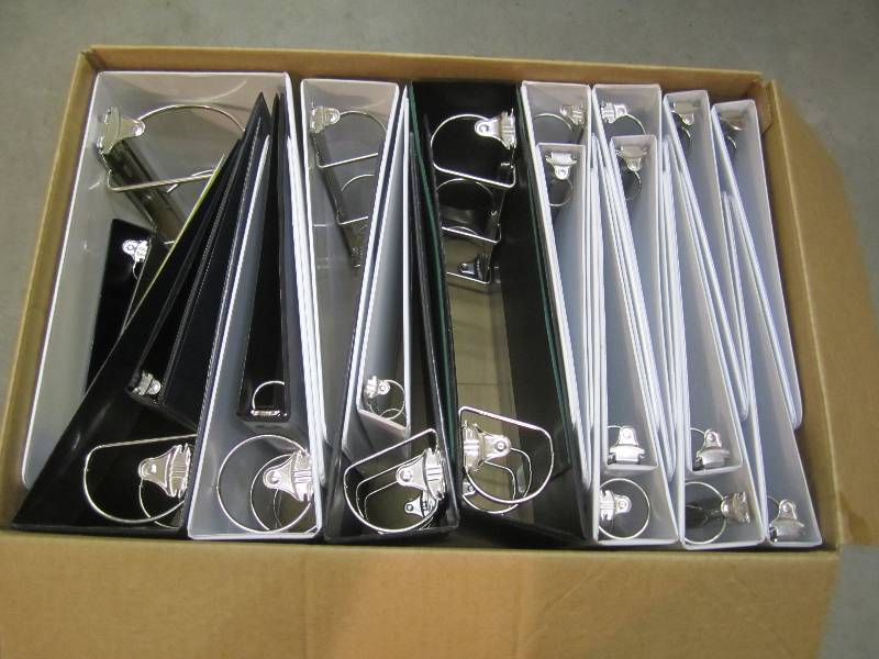 lot 198 image: Lot of 22 Various Sized 3-Ring Bind...