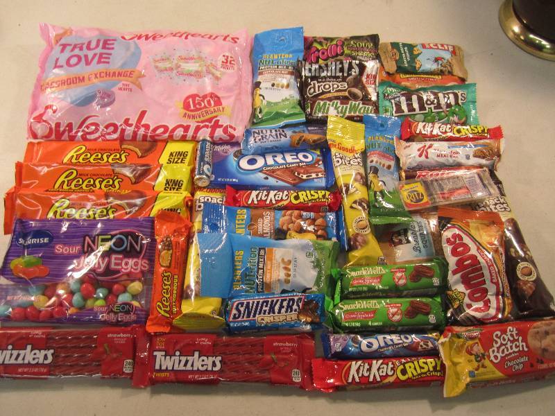 lot 210 image: Lot of Mixed Candy and Snacks Mix L...