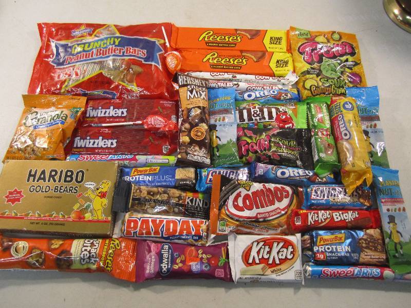 lot 212 image: Lot of Mixed Candy and Snacks Mix L...