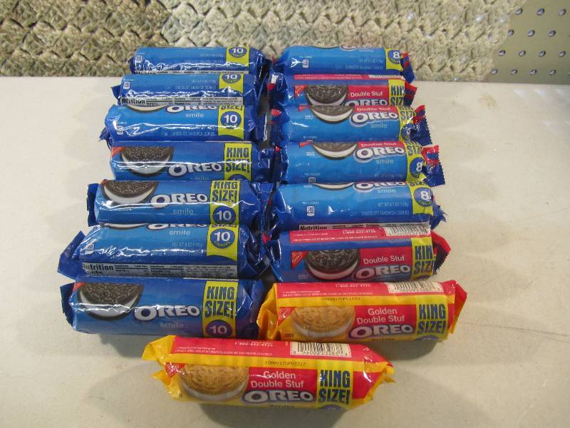 lot 221 image: Lot of 15 Packs Oreo Cookies Regula...