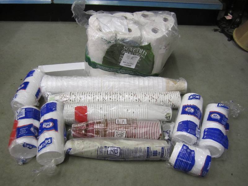 lot 280 image: Mixed Lot of Paper Towels Disposabl...