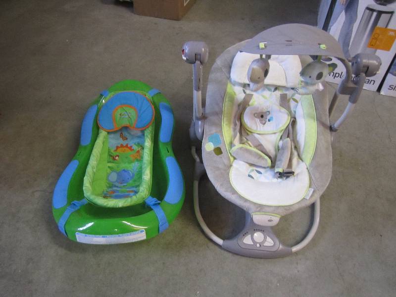 lot 297 image: Baby Rocker and Bath Tub Rocker pow...
