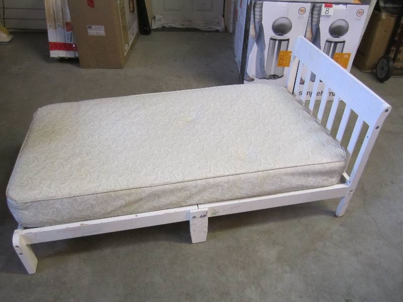lot 299 image: Toddler Bed Mattress is 52 x 28 a...