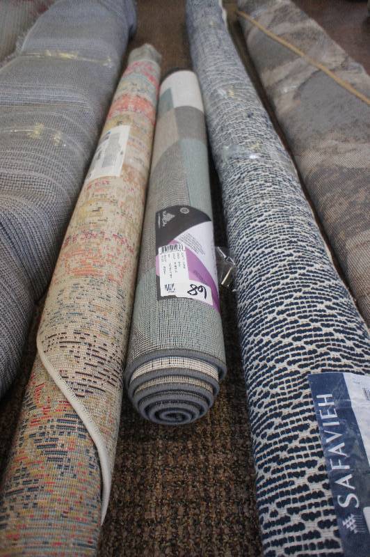 lot 68 image: BRAND NEW- Rugshop Modern Circles Area Rug, 33 x 53, Blue