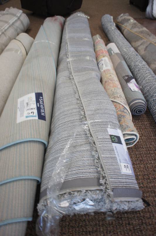 lot 66 image: BRAND NEW- Unique Loom Solid Shag Collection Cloud Gray 8 x 10 Area Rug (8 x 10)