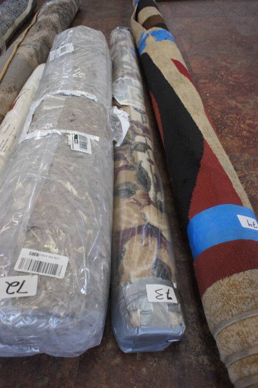 lot 73 image: BRAND NEW- Home Dynamix 5-11017-100 Optimum Polypropylene Area Rug, 21 by 35-Inch, Ivory