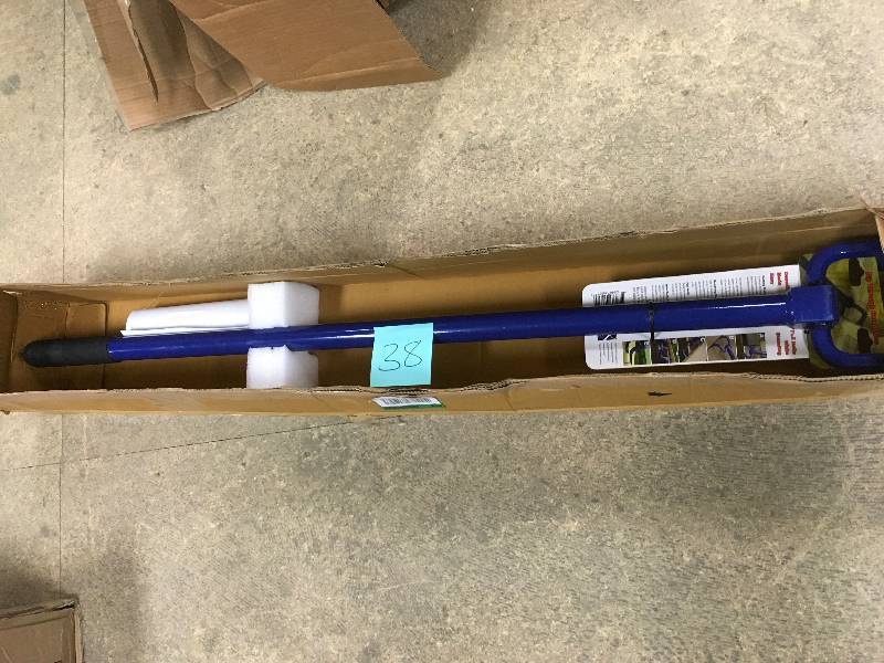 lot 38 image: Wrecking Claw 45 in. Double Cats Paw Wrecking Bar not used