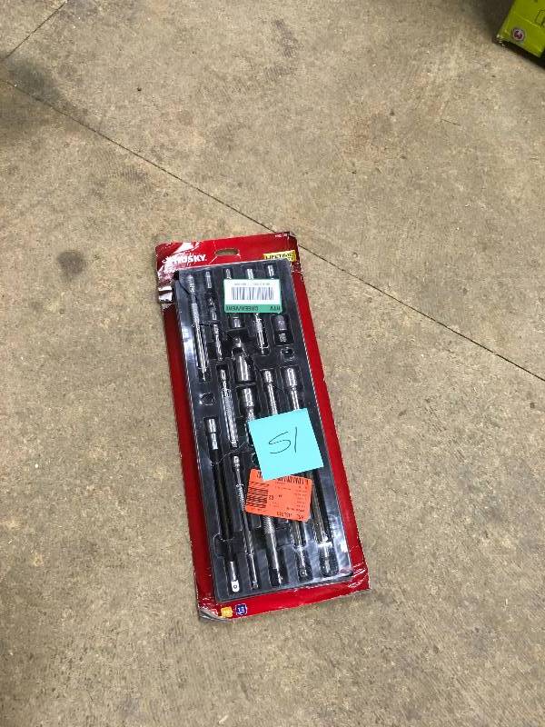 lot 51 image: Husky Accessory Set 19 Pieces not used