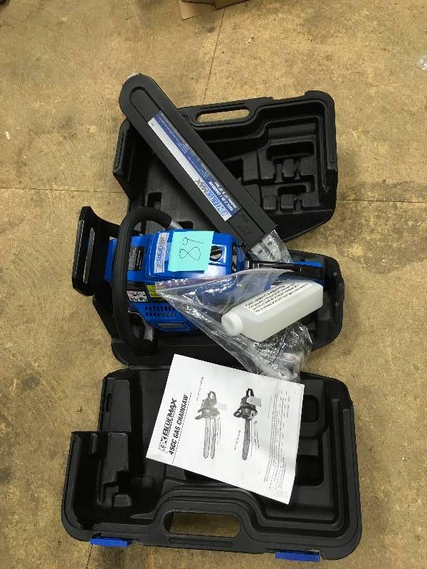 lot 89 image: Blue Max 8902 45cc Gas 20 in. Chain Saw Combo with 14-in Bar and Case not used