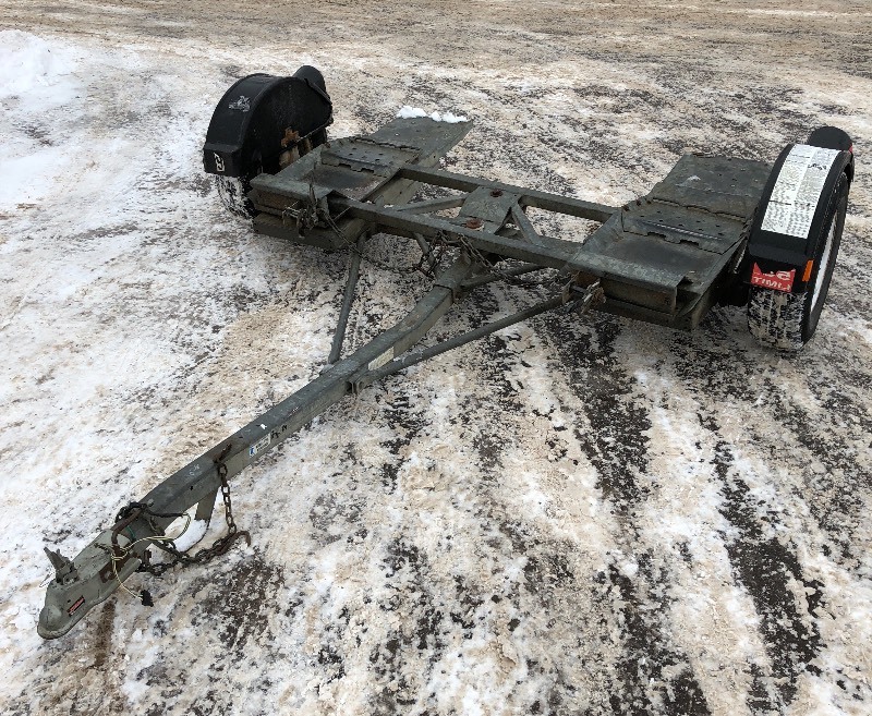 lot 2 image: 2004 Tow Dolly