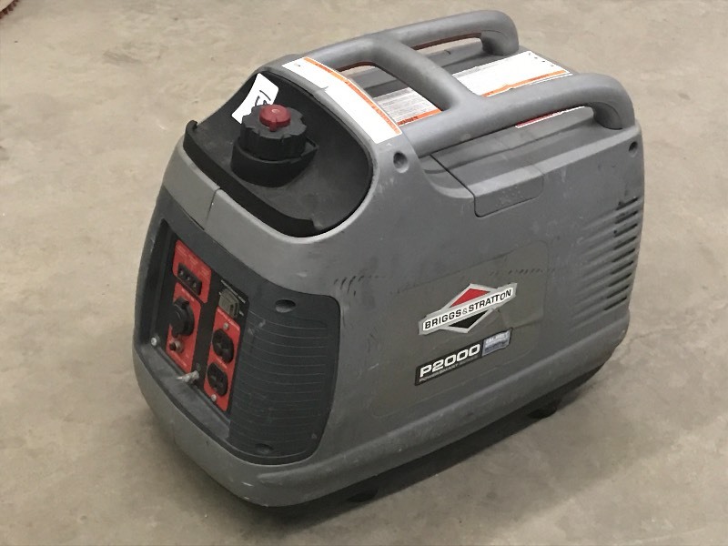 lot 15 image: Briggs & Stratton P2000 Portable Ge...