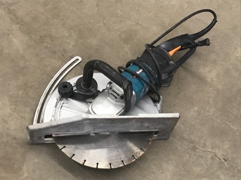 lot 18 image: Makita Commercial 120Volt Electric ...