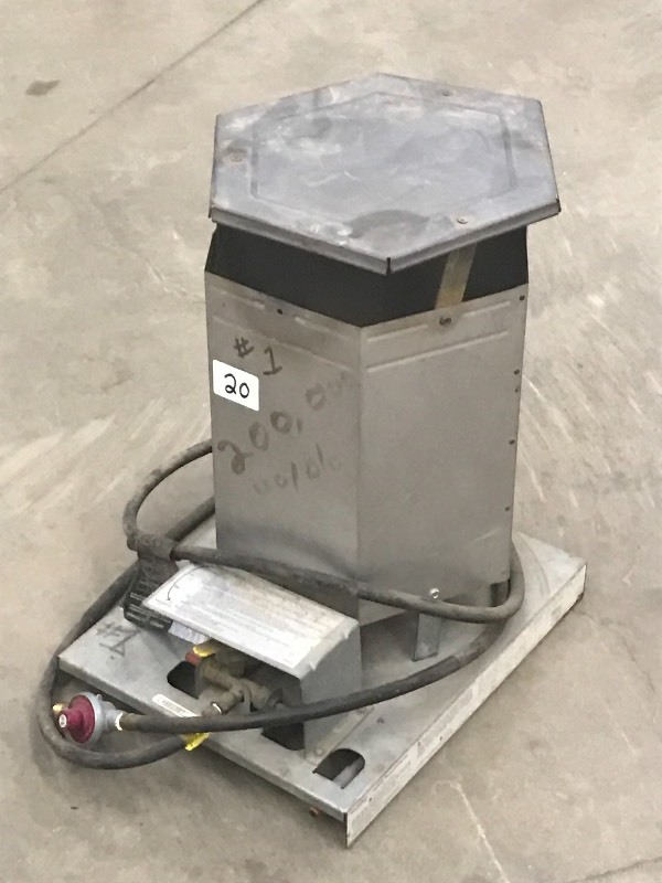 lot 20 image: 200,000 BTU LP-Gas Heater With Hose ...