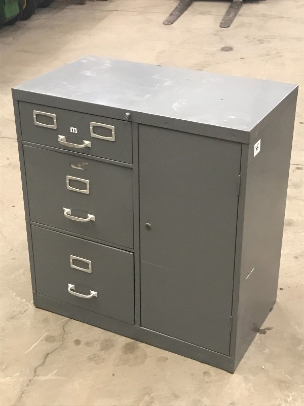 lot 35 image: 18x32x34 Locking Office Cabinet ...