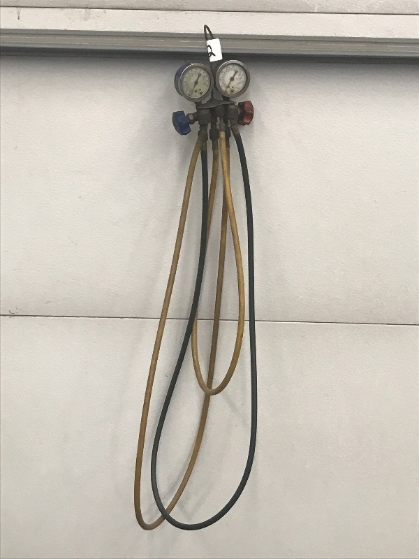 lot 42 image: R12R22R502 Refrigerant Line & Gau...