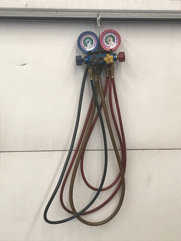 lot 45 image: Imperial R12R22R502 Refrigerant L...