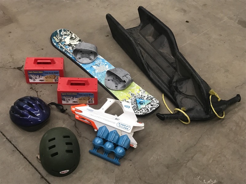 lot 60 image: Lot Of Assorted Childrens Snow Toys...