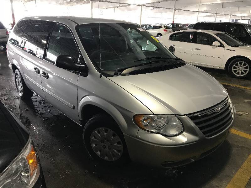2007 Chrysler Town & Country LX