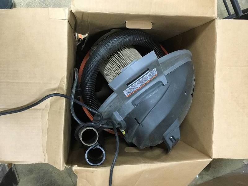 Ridgid 6 Gallon WetDry Vac used in working condition