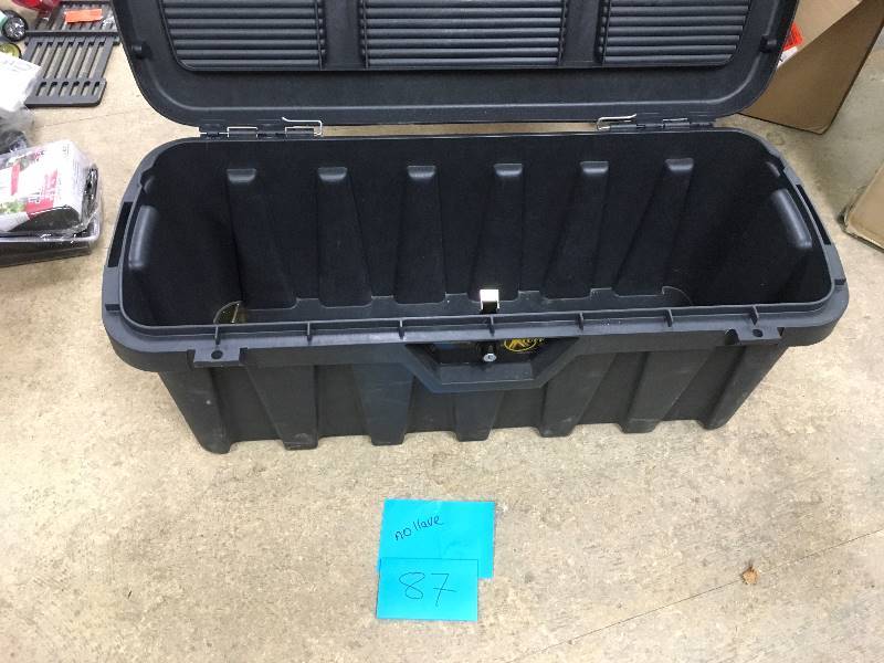 Contico Utility Tuffbin 20.5 Gallon Capacity with lock not used