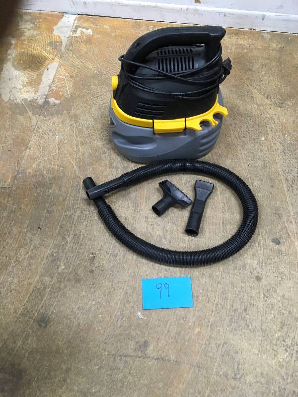 Stinger 2.5 Gallong WetDry Vac
