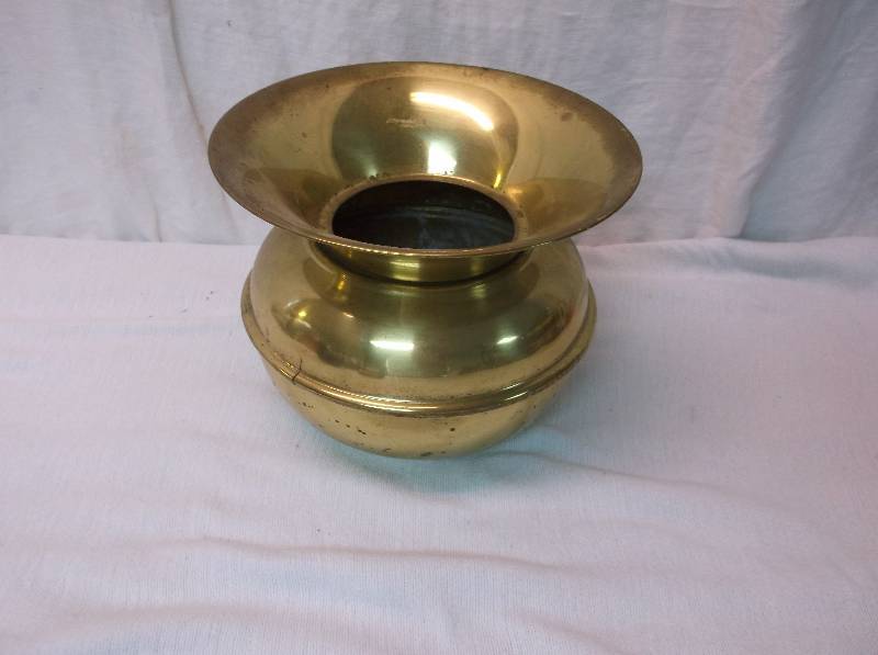 Spittoon
