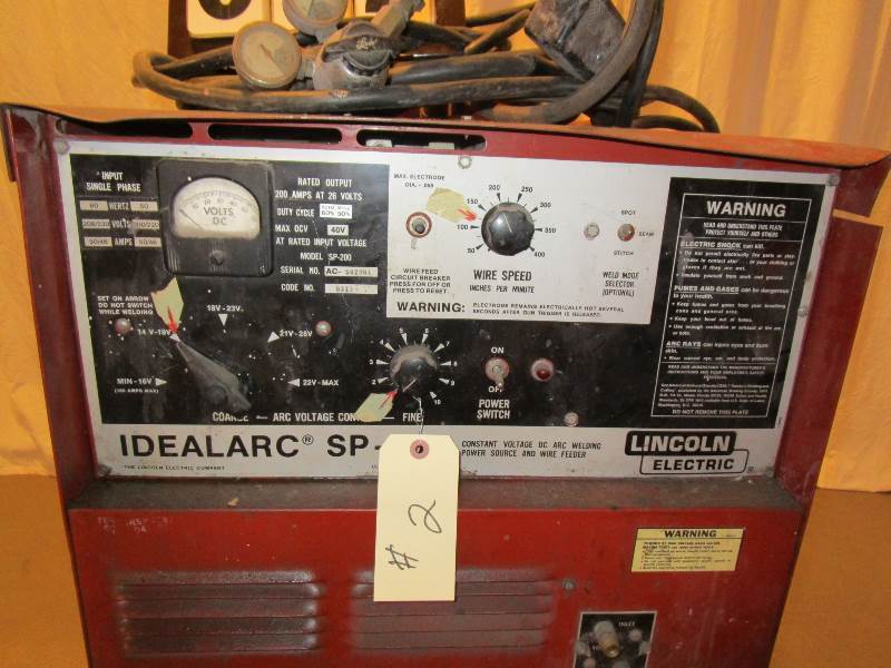 lot 2 image: Lincoln Electric Welder