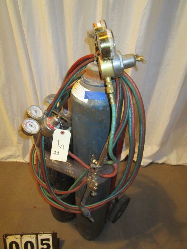 lot 5 image: Welding Tanks