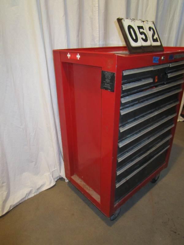 lot 52 image: Craftsman Roller Tool Box