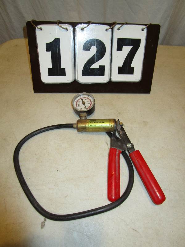 lot 127 image: Sears Vacuum Pump