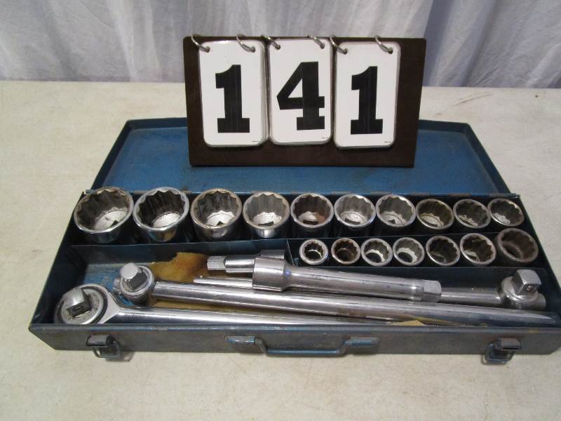 lot 141 image: Sockets