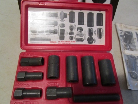 lot 236 image: Matco Tools Wheel Cover Kit.
